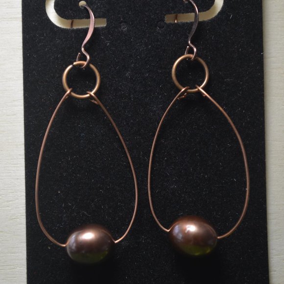 Copper Wire Pearl Earrings - Picture 4 of 6